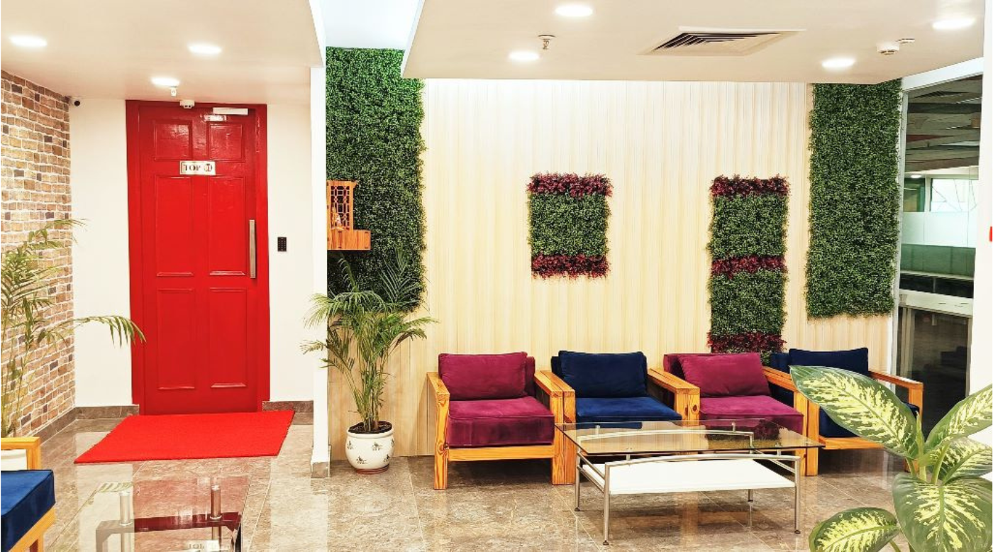Waiting Area @ Coworking Office Unitech Cyber Park, Sector-39 - The Office Pass (TOP)